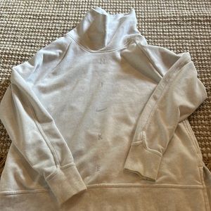 White Nike turtleneck crewneck